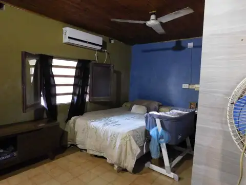 Casa 4 ambientes con 2 baños