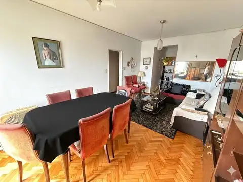 Depatamento en venta 4 ambientes en flores balcón