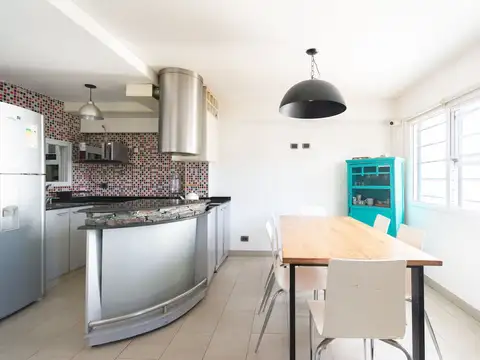 CASA EN VENTA EN CASTELAR NORTE 3 AMBIENTES