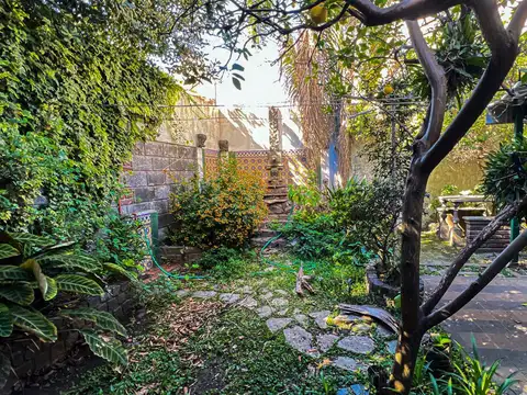 Venta, Departamento, 5 ambientes, cochera, patio, terraza, escritorio