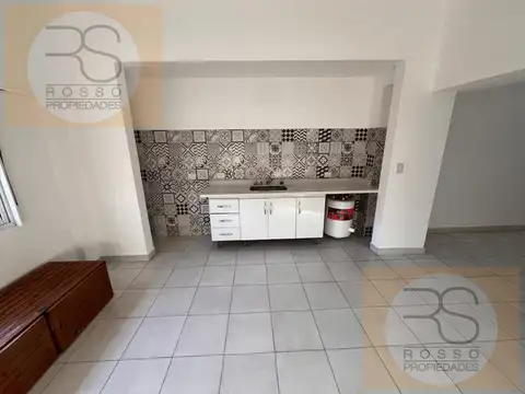 Departamento en Alquiler en Villa Luzuriaga, $ 350.000