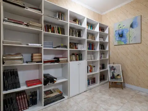 Venta Casa 4 Ambientes con Garaje y Terraza en Caseros