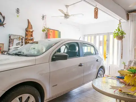 CASA EN VENTA 2 DORMITORIOS EN LA FLORIDA