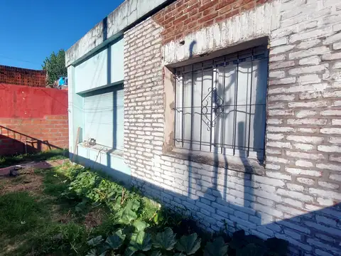 Casa en venta en Moron a refaccionar