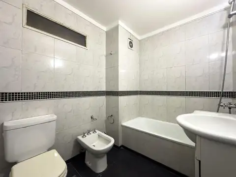 Departamento en Alquiler en Parque Chacabuco, $ 750.000