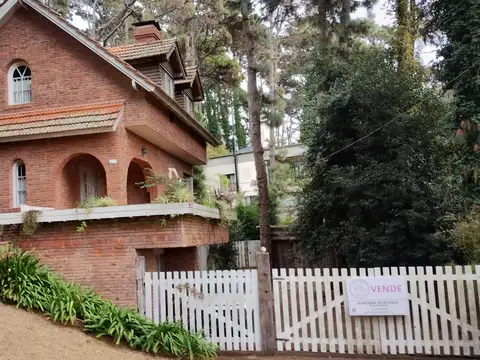 Casa En Venta En Pinamar En Robinson Crusoe 700