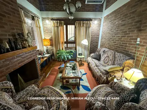 Casa en Venta con 1 cochera