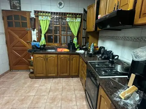 Depto Tipo Casa en Venta en Isidro Casanova, USD 100.000