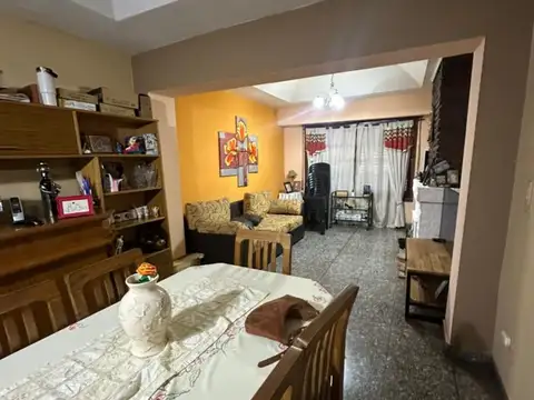 Depto Tipo Casa 5 ambientes con 3 baños