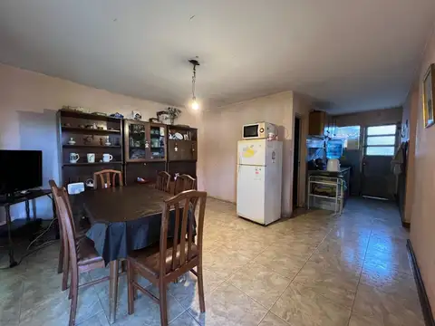 Casa 4 ambientes con 1 baño