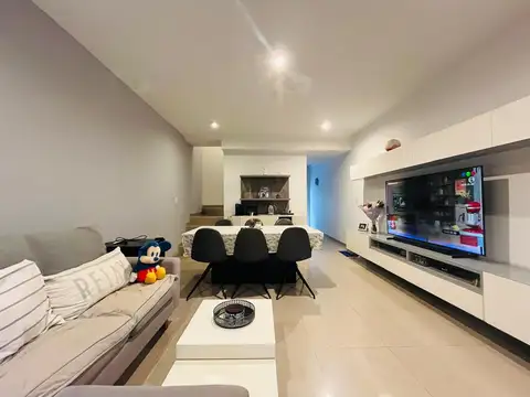 Depto Tipo Casa en Alquiler de 2 dormitorios