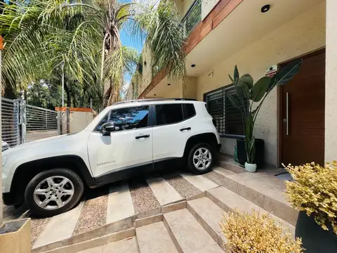 Depto Tipo Casa en Alquiler de 3 ambientes