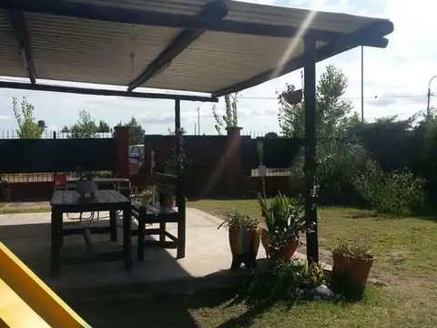 Casa 5 ambientes con 2 baños