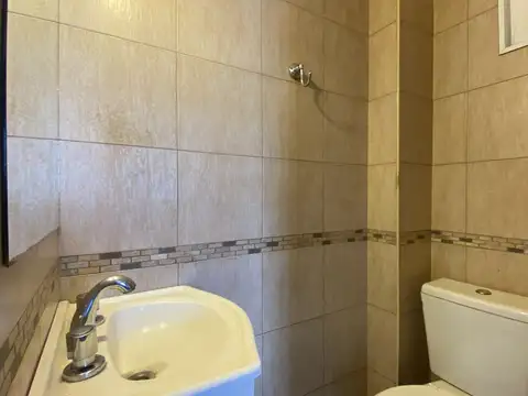 Depto Tipo Casa en Alquiler con 1 cocheras