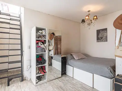 PH monoambiente luminoso terraza propia 2piso x escalera