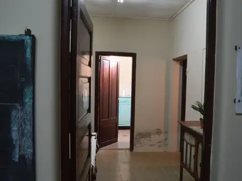 Casa 5 ambientes con 4 baños
