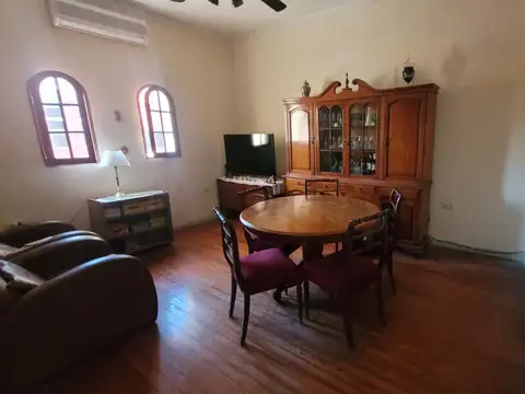 Venta PH 4 ambientes 1°piso por escalera al fondo