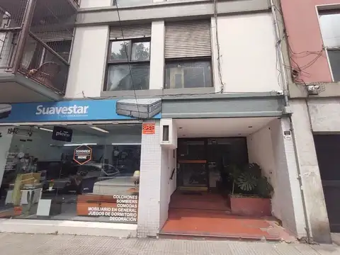 AL FRENTE CON BALCÓN, SUPER LUMINOSO, EN EXCELENTE UBICACIÓN