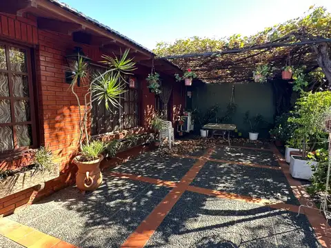 Casa 4 ambientes con 4 baños