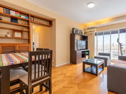 Venta luminoso departamento 4 ambientes Balvanera