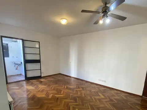 MONOAMBIENTE LUMINOSO CON LAVADERO y baulera