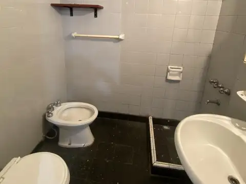 MONOAMBIENTE LUMINOSO CON LAVADERO y baulera