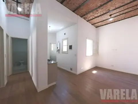 Departamento Apto Credito! Reciclado- 3 amb-Primer Piso c/Terraza propia .Bajas Expensas.u$s118.000