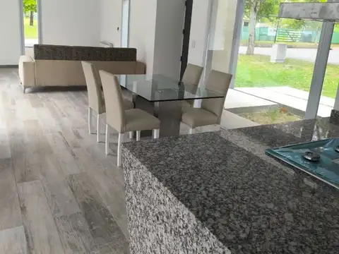 Casa en Venta al Este