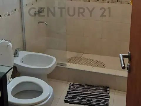 CASA EN VENTA BARRIO LAGUNA AZUL