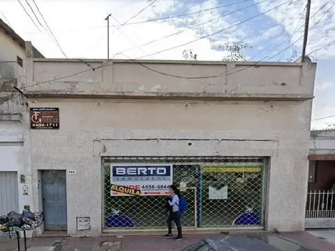 *LOCAL AL FRENTE DE 7 X 10 CON PATIO DE 7 X 3 *CON ESPACIO PARA CONSTRUIR
