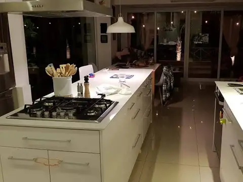 Casa en Venta en Countries y Barrios Cerrados en Tigre, USD 550.000