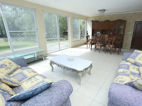 Venta Casa Quinta 13 Amb en Del viso con Pileta