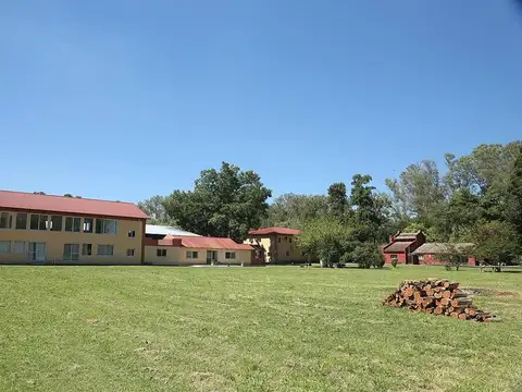 Venta Casa Quinta 13 Amb en Del viso con Pileta