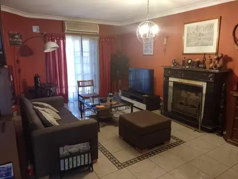 Casa en Venta en Burzaco, USD 130.000