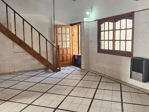 Depto Tipo Casa en Alquiler en Temperley, $ 850.000