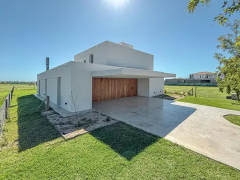 Casa en Venta en Funes, USD 670.000