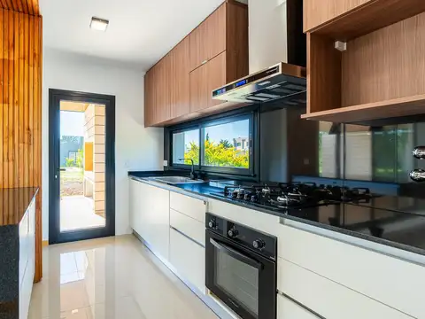 Casa en Venta al Oeste