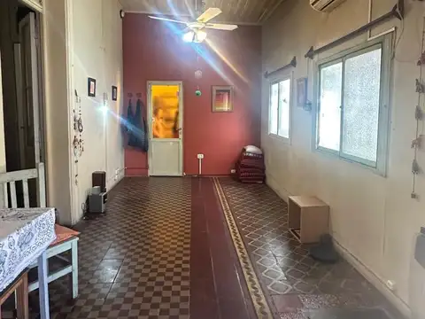 PH EN PLANTA BAJA DE SEIS AMBIENTES. ENTRADA INDEPENDIENTE PARA USO PROFESIONAL