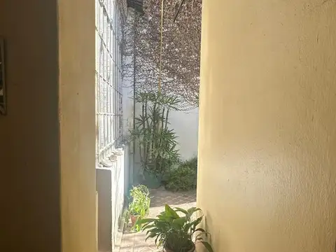 Depto Tipo Casa 6 ambientes con 2 baños