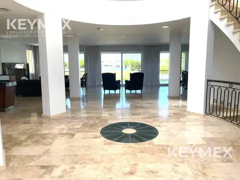 Casa 9 ambientes con 6 baños