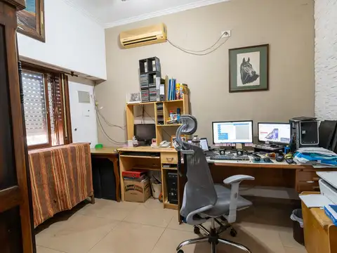 Casa 6 ambientes con 2 baños