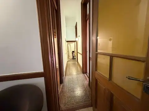 DEPARTAMENTO EN ESQUINA DE PASTEUR Y TUCUMAN