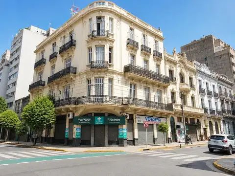 DEPARTAMENTO EN ESQUINA DE PASTEUR Y TUCUMAN