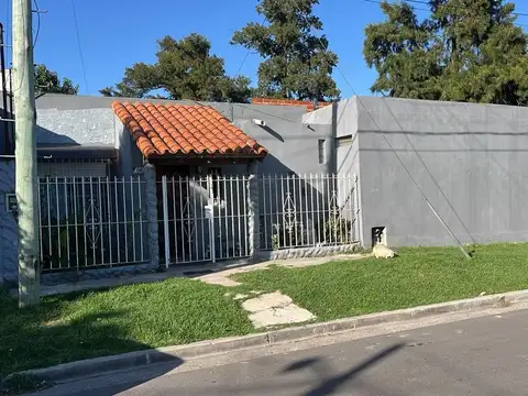 VENTA CASA 4 AMB CON PATIO EN VILLA UDAONDO