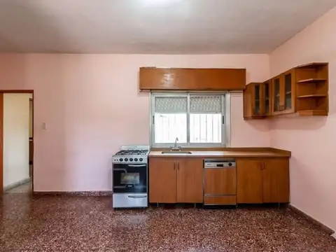 Casa 2 ambientes con 1 baño