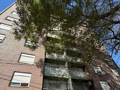 Dpto 1 dorm a metros de Boulevard con ascensor