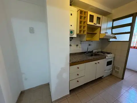 Dpto 1 dorm a metros de Boulevard con ascensor