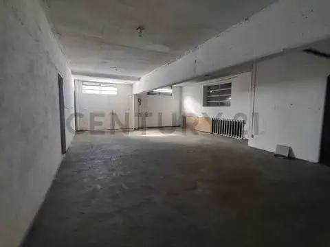 Av.Uriburu 2000, Piso 0