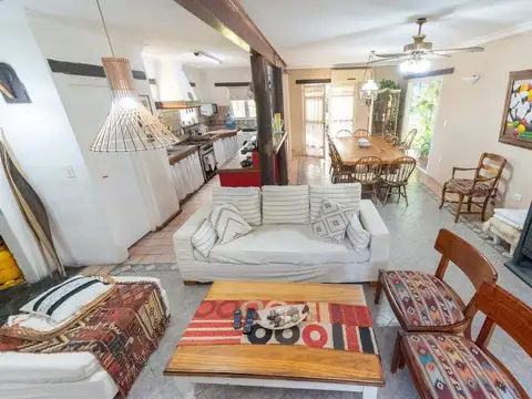 Casa en Villa Calefornia de 3 dormitorios, pileta