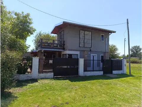 Casa con local en Andino, excelente ubicación